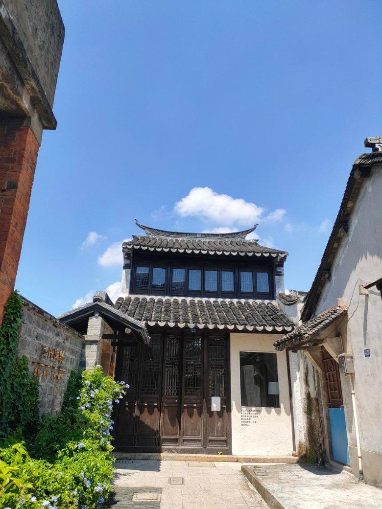 爱是闪电的触碰,两具身体臣服于同一种甜蜜